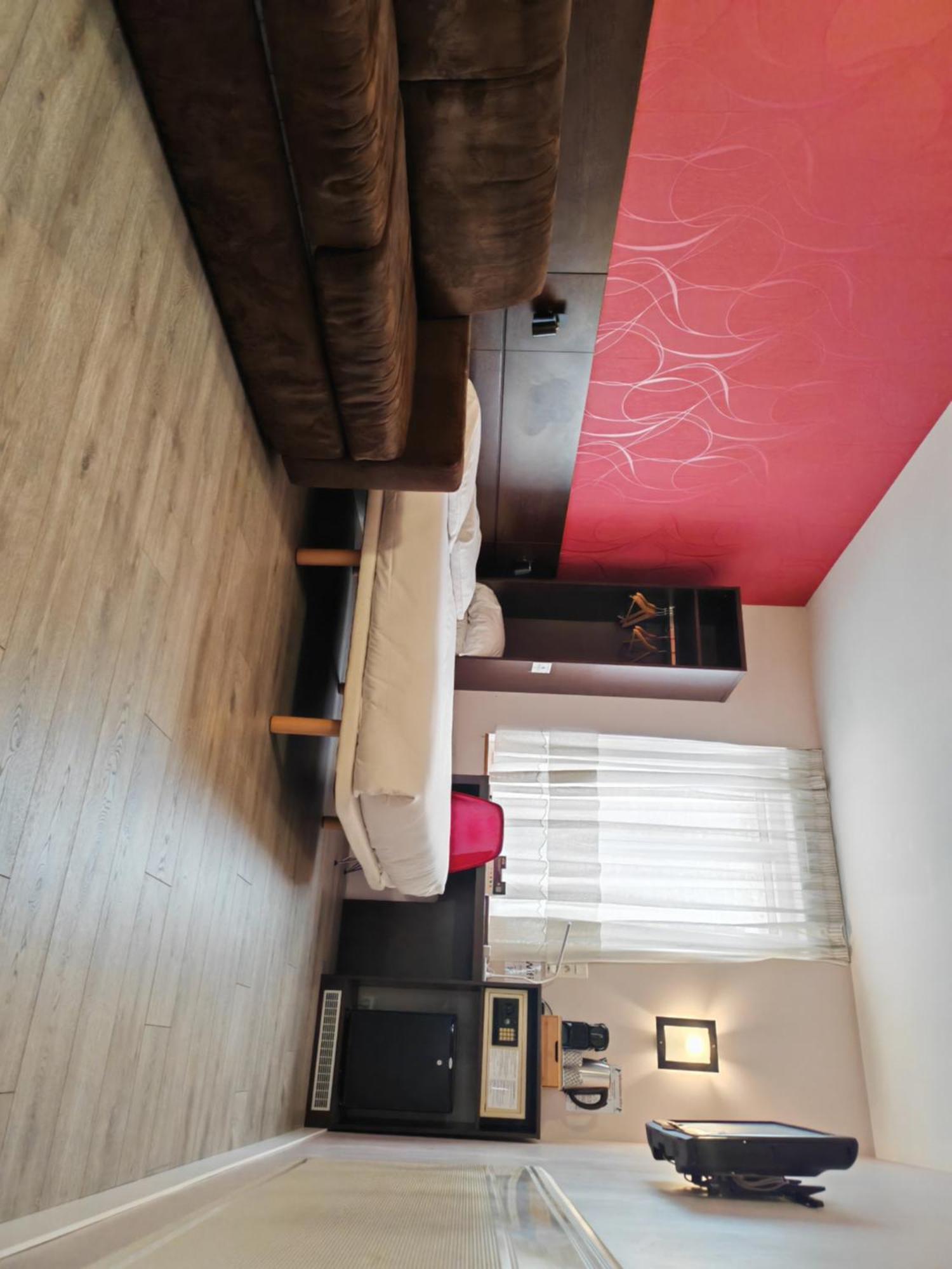Urban Style, Hotel Le Cheval Noir, Saint-Etienne Εξωτερικό φωτογραφία